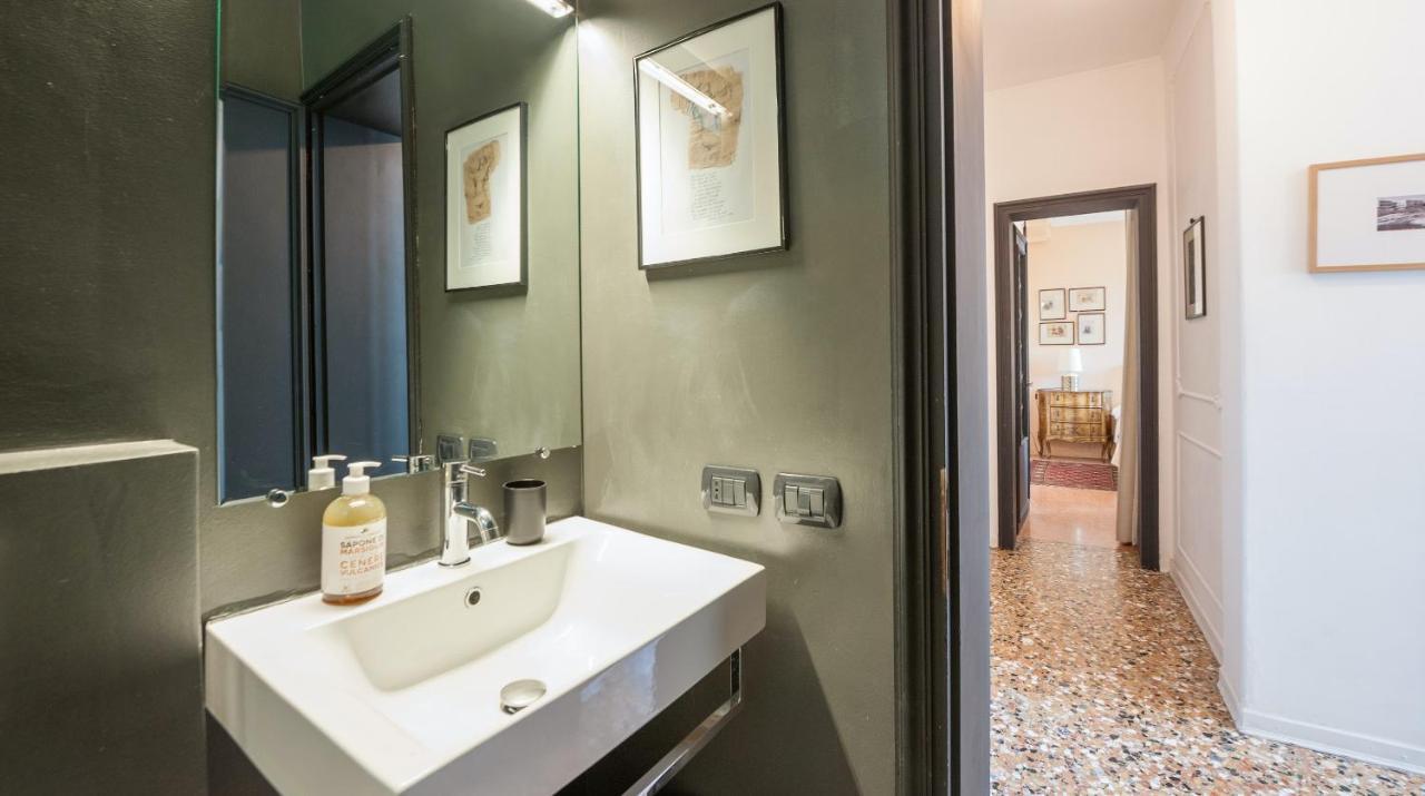 Stylish Renovated Apartment In The Heart Of The City Venice Ngoại thất bức ảnh